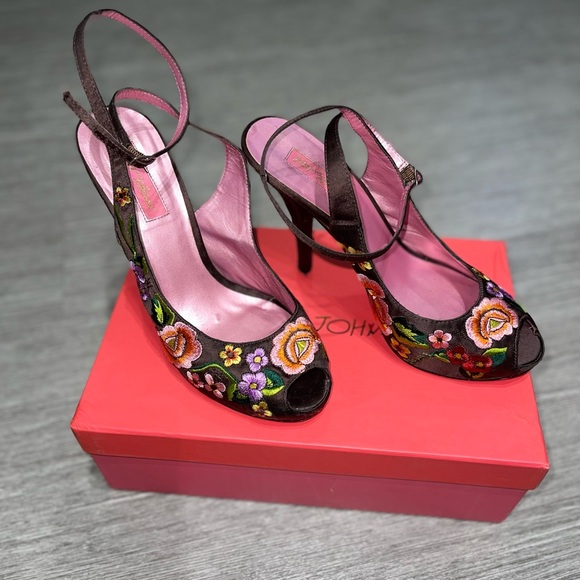 Betsey Johnson Shoes - Vintage Betsey Johnson Shoes Size 9